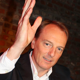 Marc Elsberg liest aus seinem Roman „Blackout“ bei einer Lesung in Bäsweiler im Oktober 2012